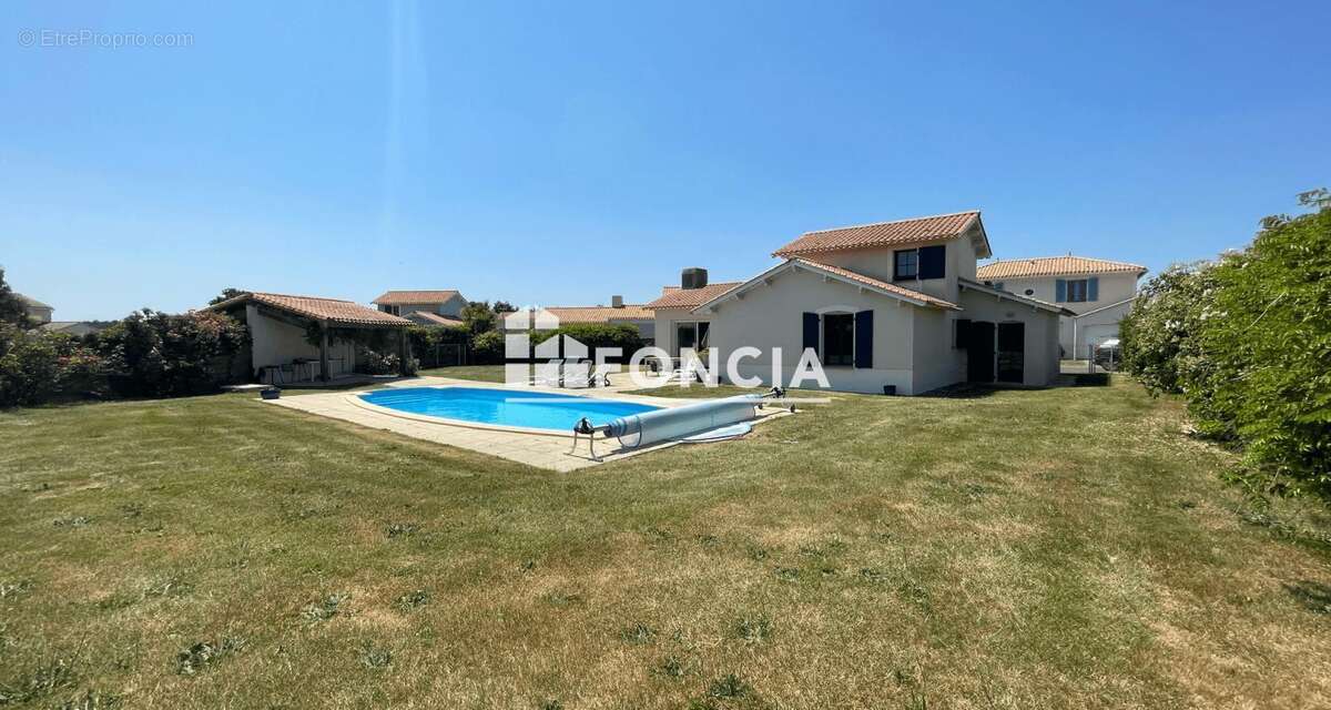 Maison à L&#039;AIGUILLON-SUR-VIE