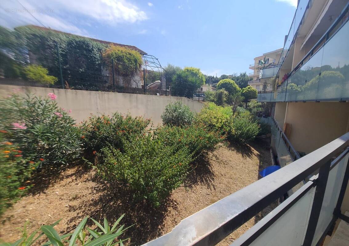 Appartement à VALLAURIS