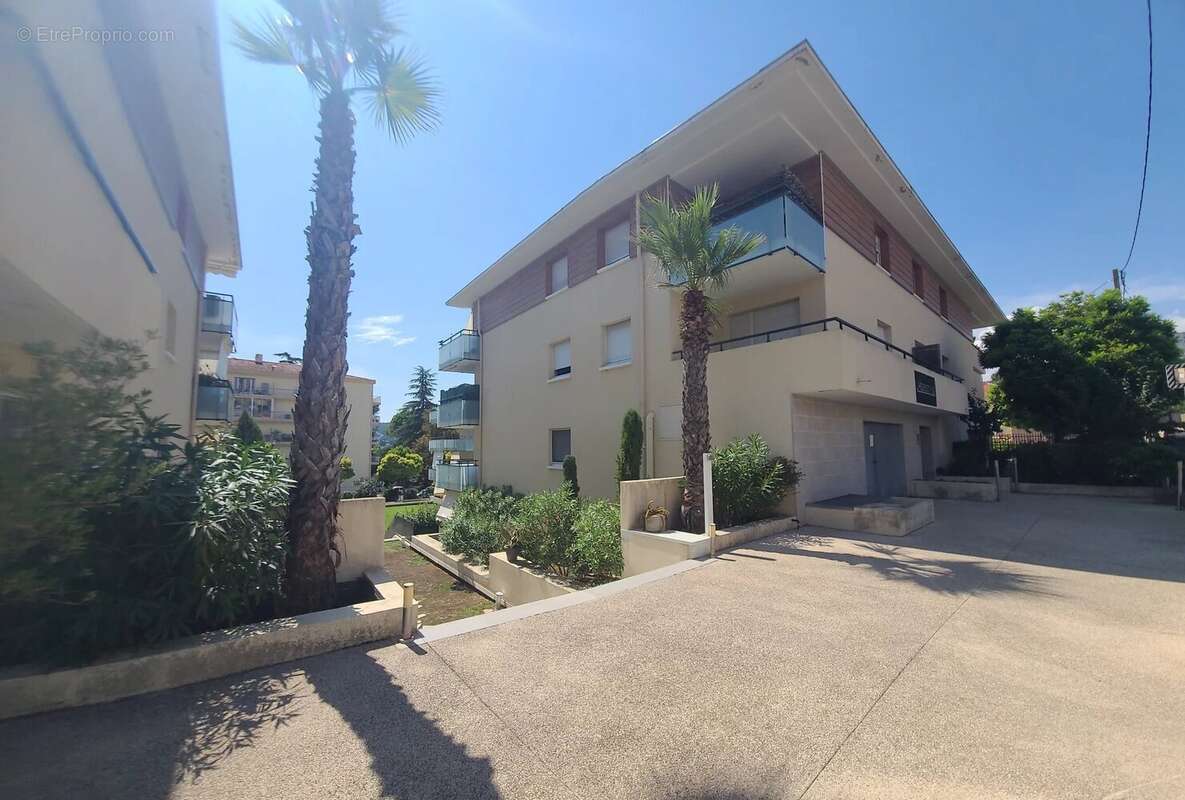 Appartement à VALLAURIS