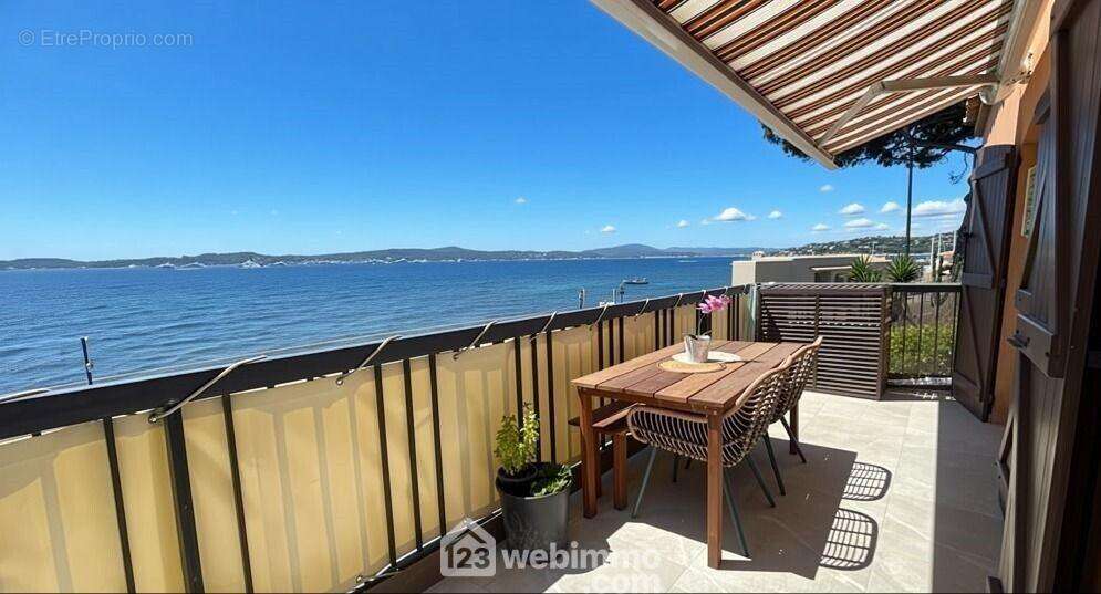 Terrasse plein sud, vue mer panoramique à couper le souffle. - Appartement à SAINTE-MAXIME