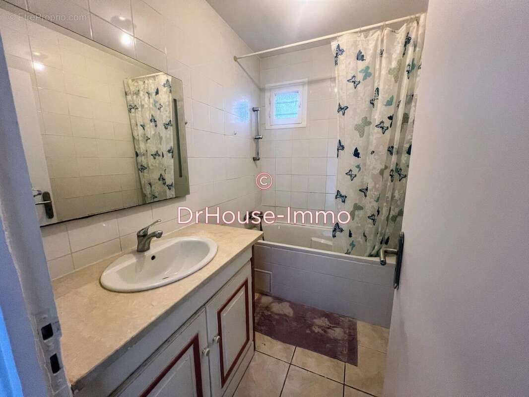 Appartement à SAINT-MAUR-DES-FOSSES