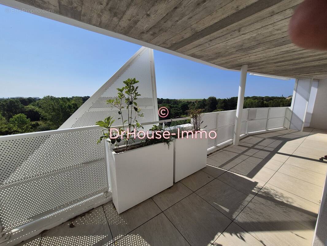 Appartement à LATTES