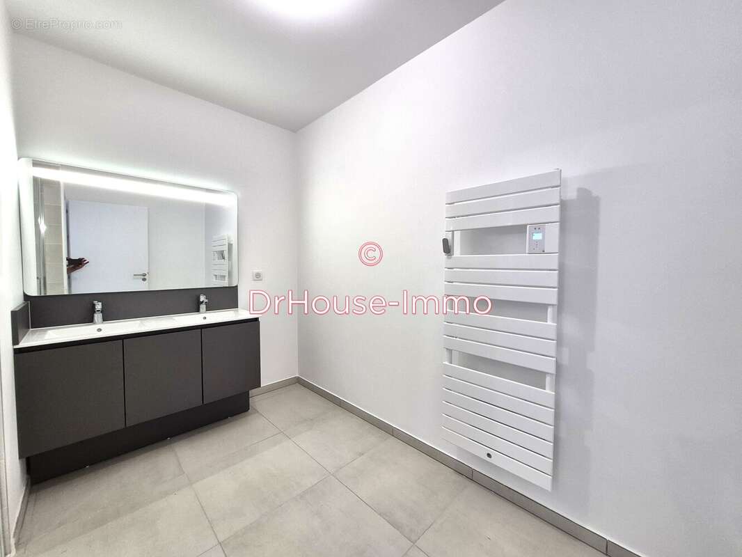 Appartement à LATTES