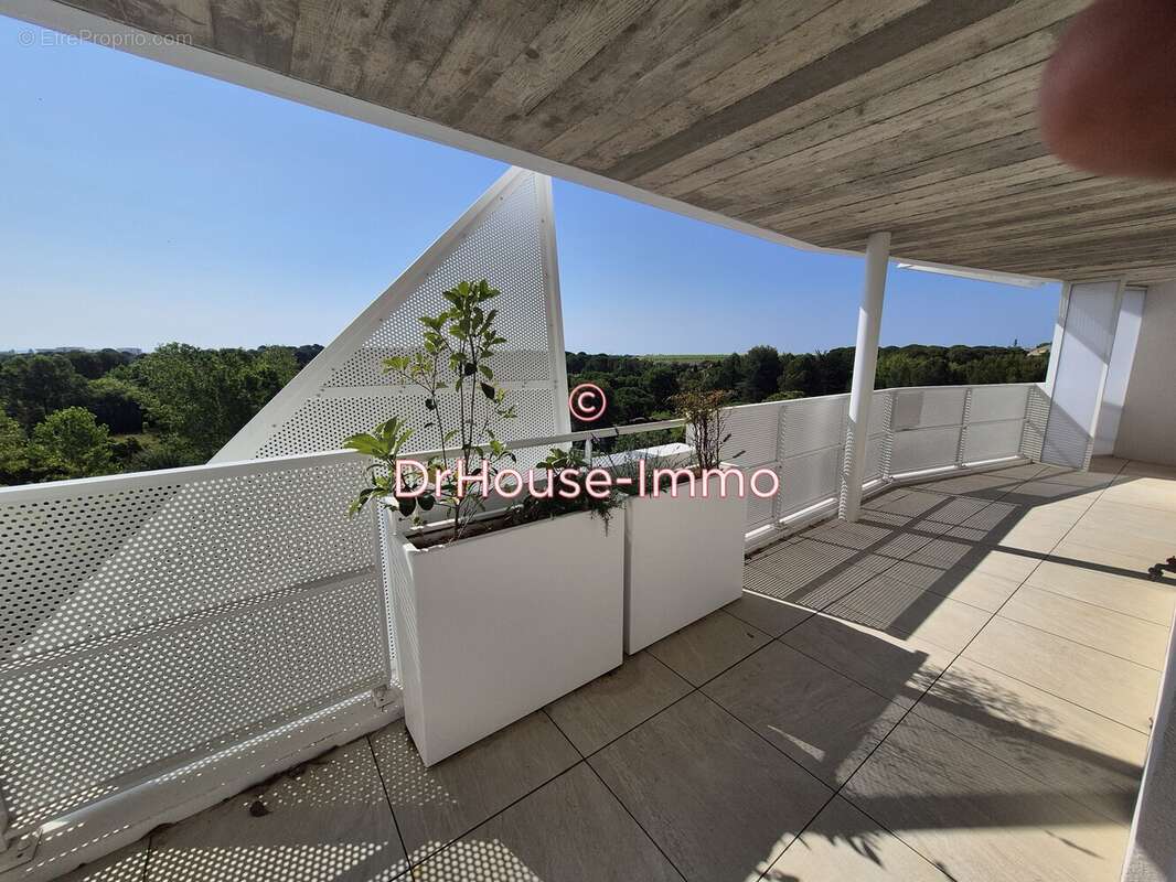 Appartement à LATTES