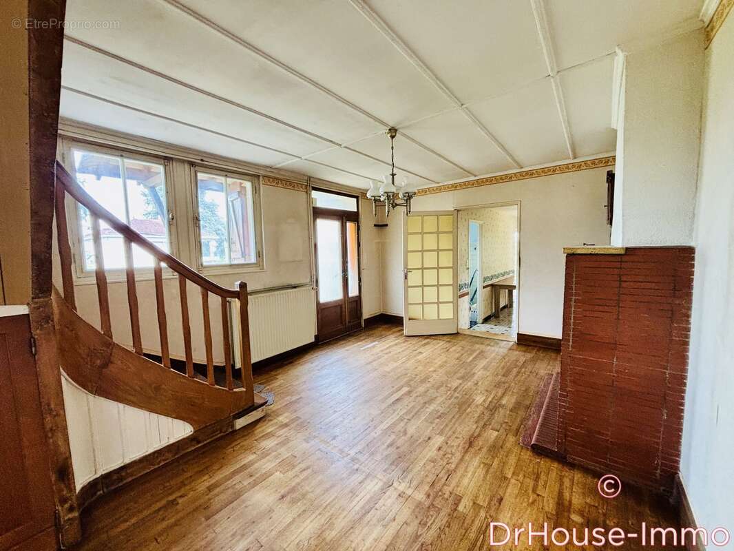 Maison à COULOUNIEIX-CHAMIERS