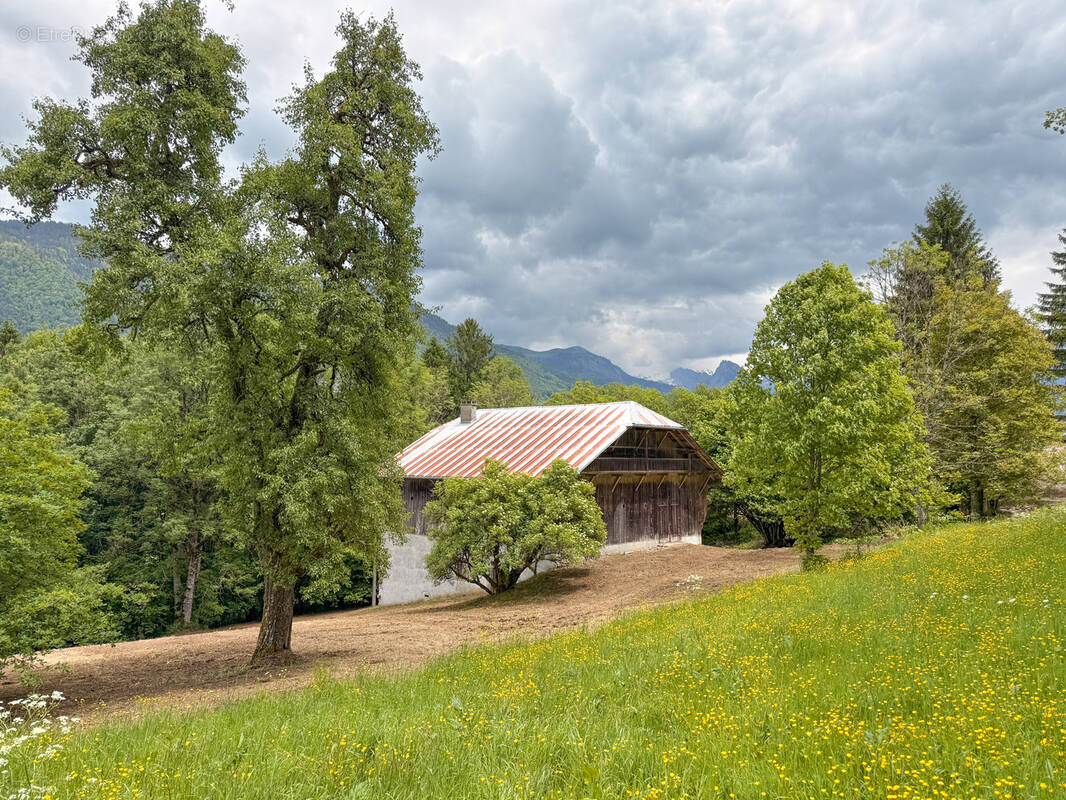Maison à LA RIVIERE-ENVERSE