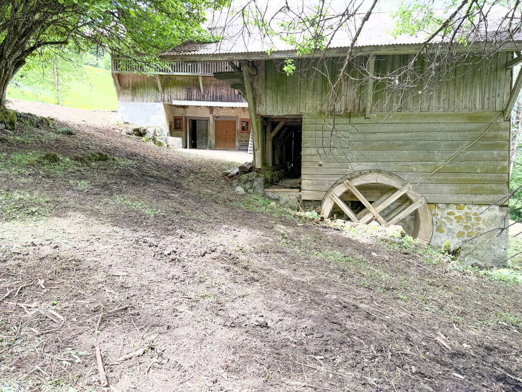 Maison à LA RIVIERE-ENVERSE