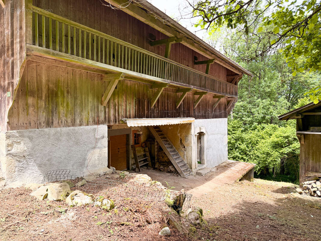 Maison à LA RIVIERE-ENVERSE