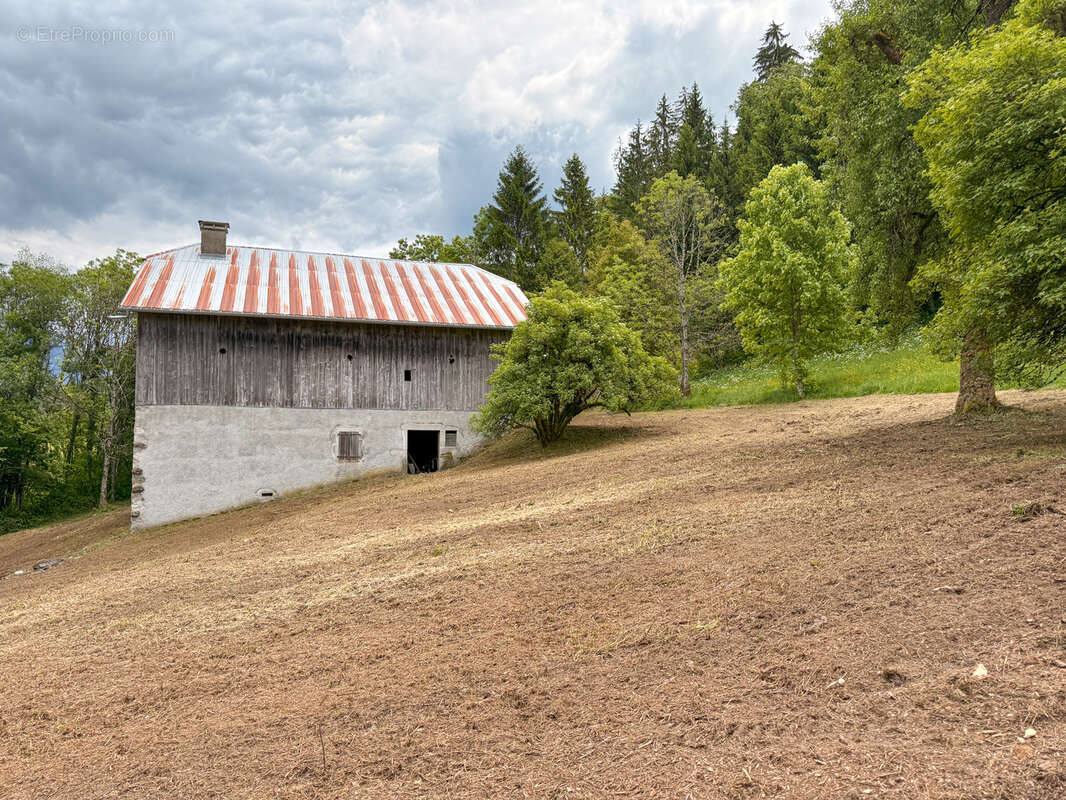 Maison à LA RIVIERE-ENVERSE