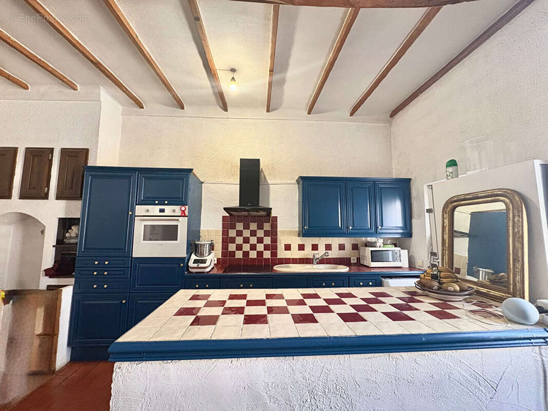 Appartement à ROQUEVAIRE