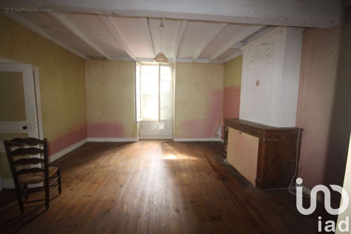 Photo 5 - Maison à NEUVICQ-LE-CHATEAU