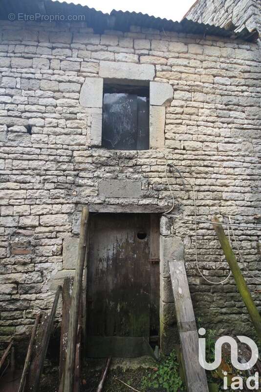 Photo 9 - Maison à NEUVICQ-LE-CHATEAU