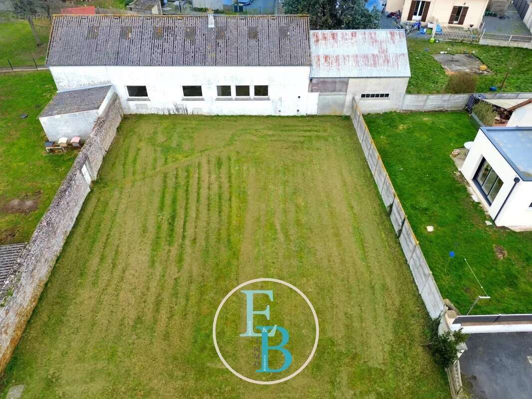 Terrain à MAY-SUR-ORNE