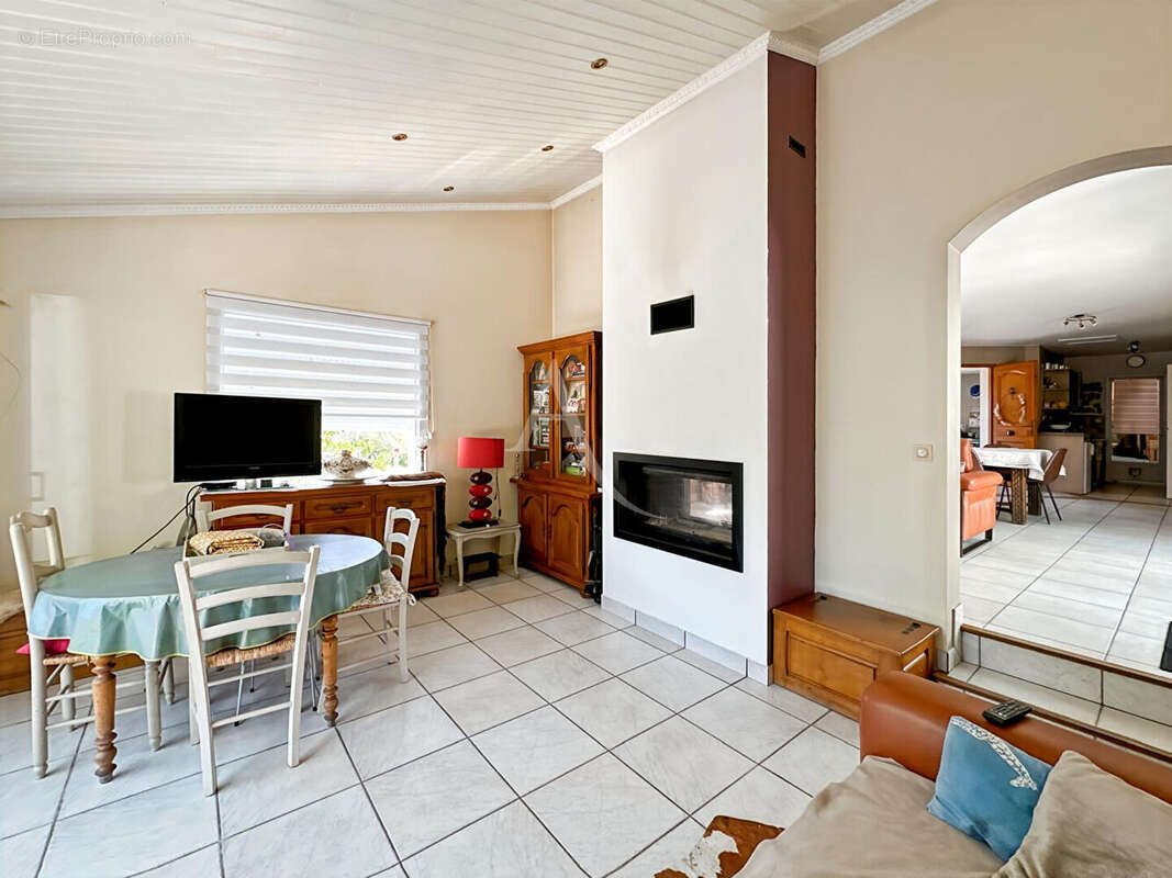 Maison à LE PERRIER