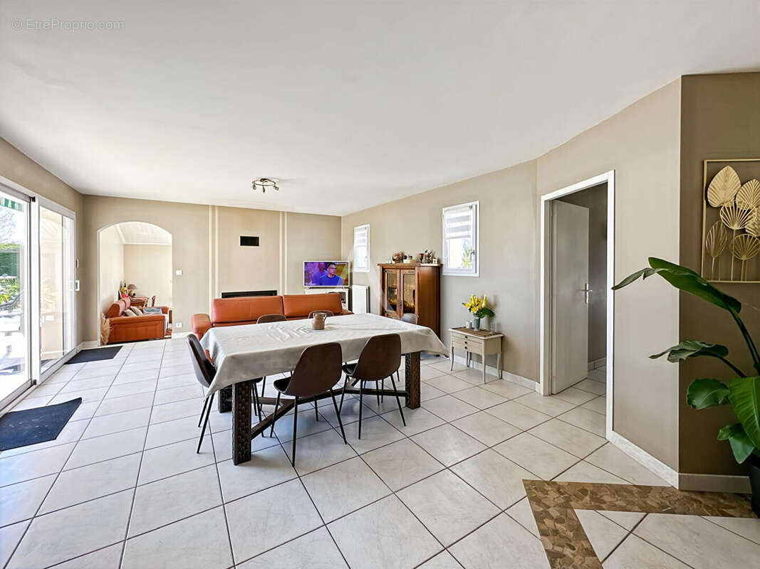 Maison à LE PERRIER