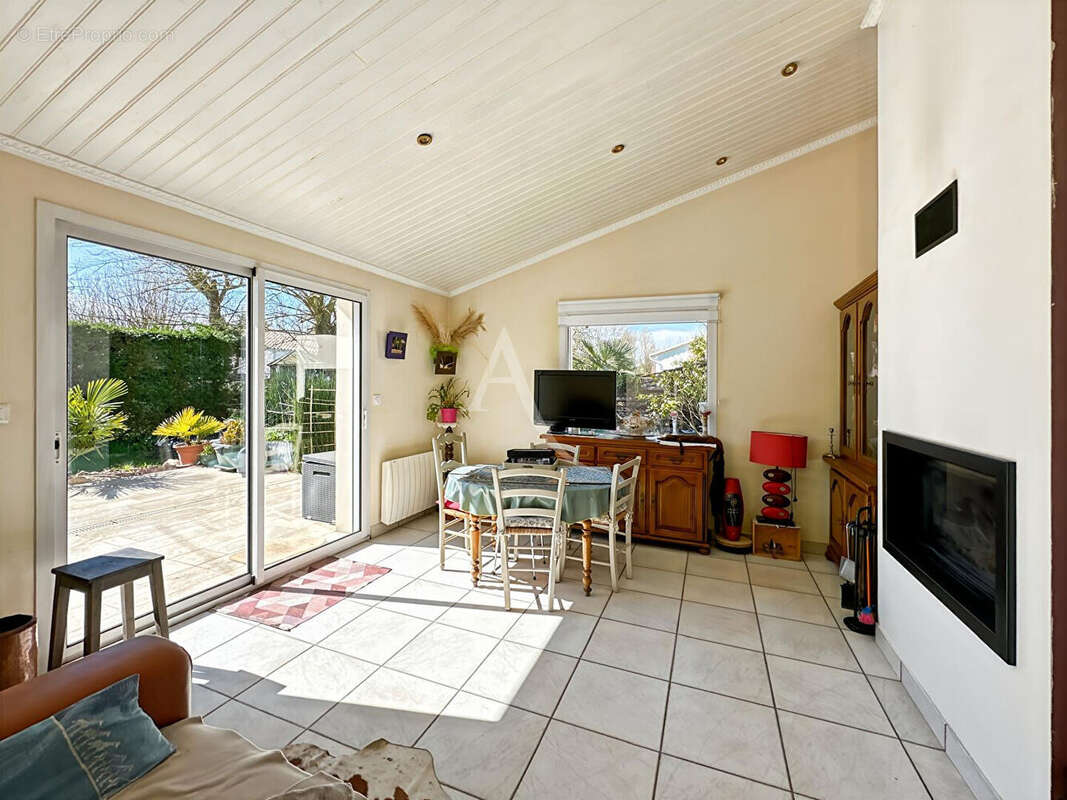 Maison à LE PERRIER