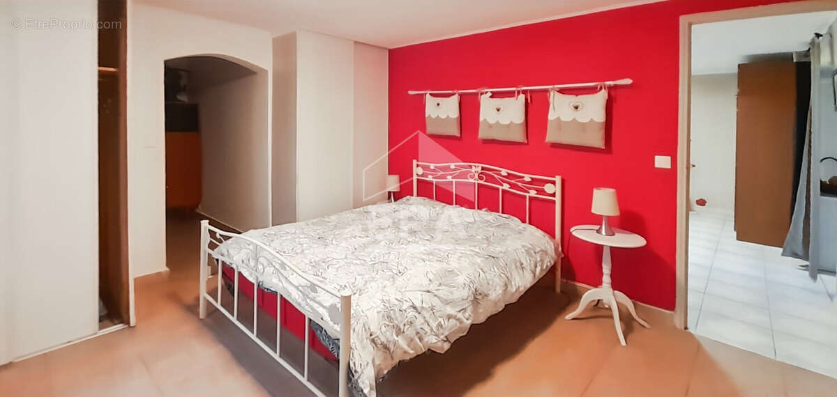 Maison à SAINT-ETIENNE-DU-GRES