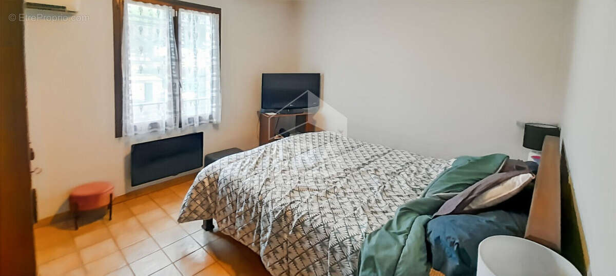 Maison à SAINT-ETIENNE-DU-GRES