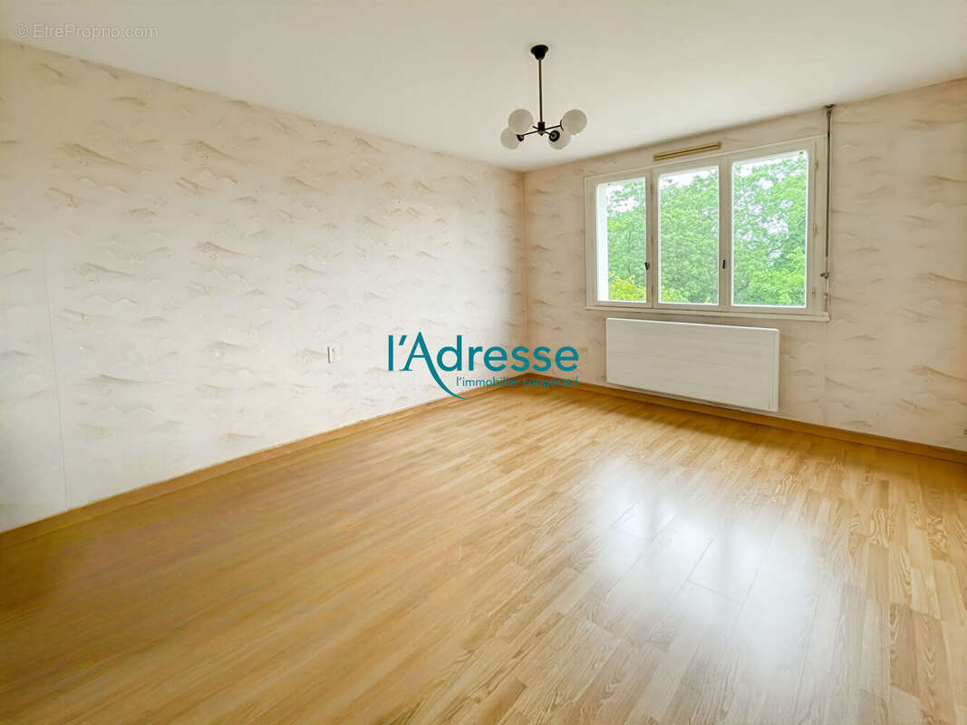 Maison à MONTREVAULT