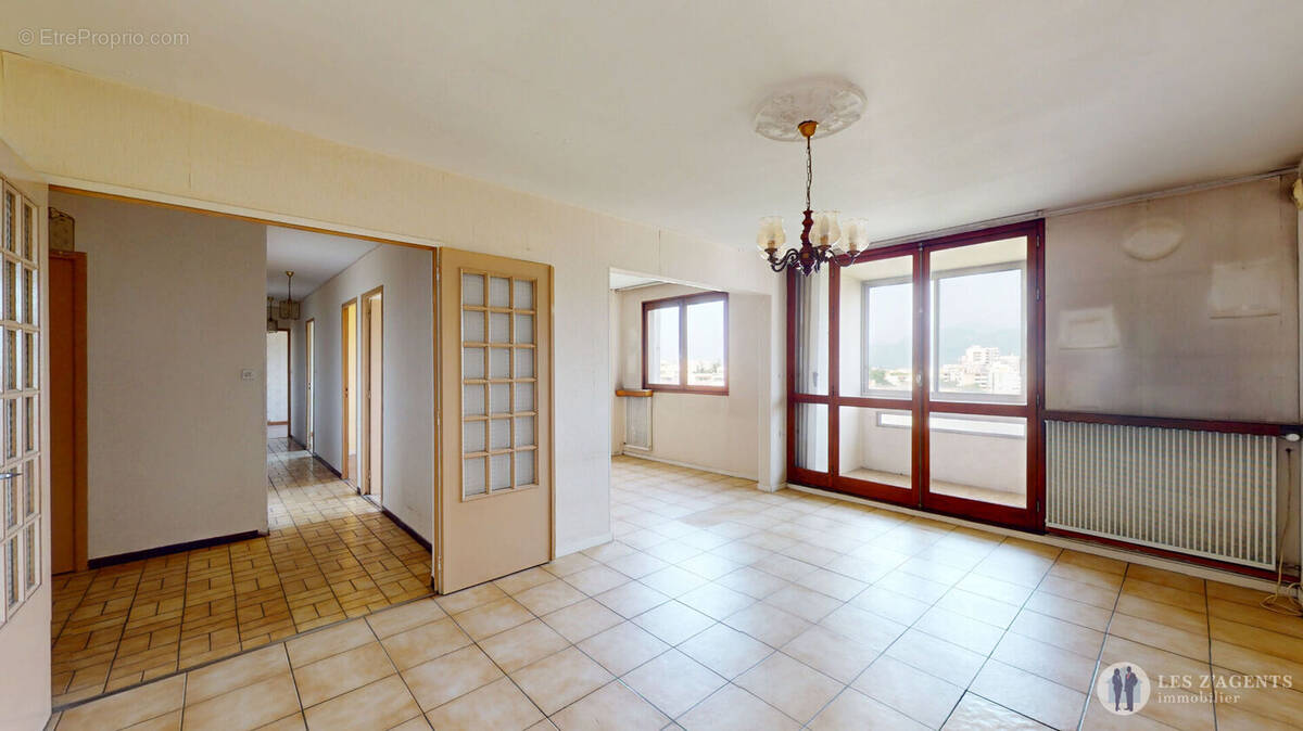 Appartement à ECHIROLLES