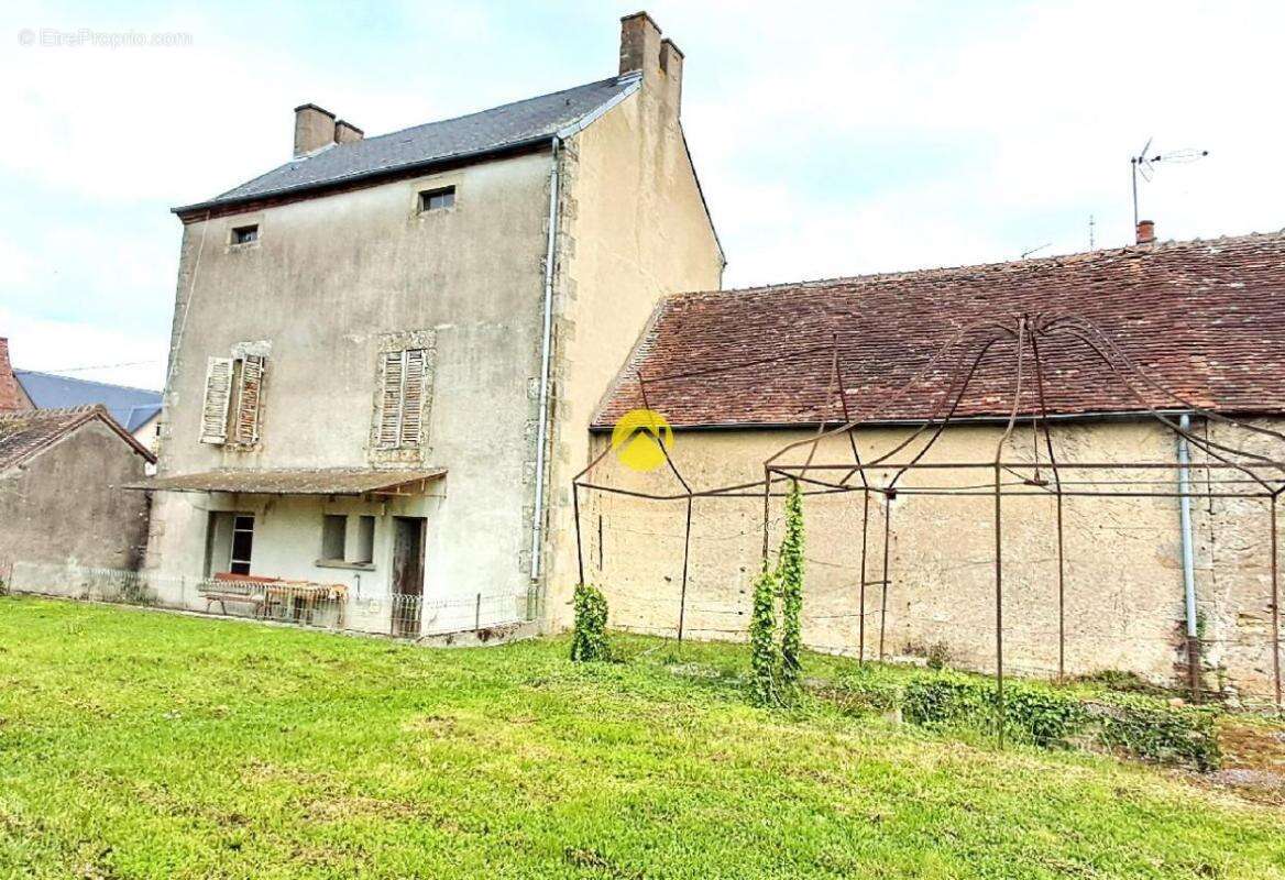 Maison à SAINT-HILAIRE