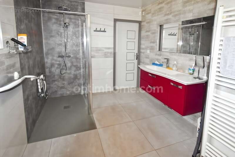 Maison à TREMBLAY-LES-VILLAGES