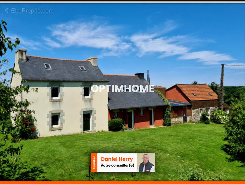 Maison à PLOUGOURVEST