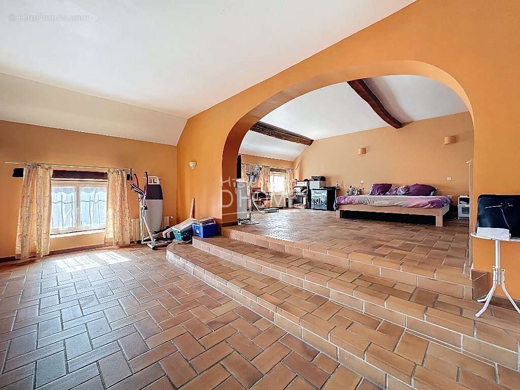 Maison à COULOMMIERS