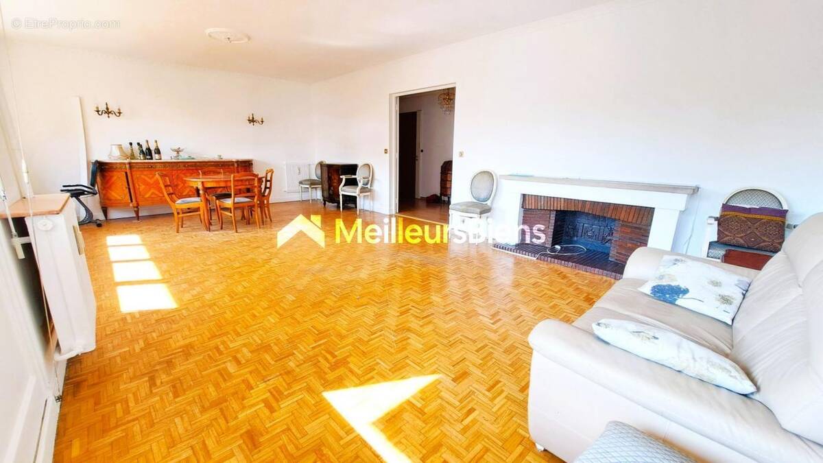Appartement à ENGHIEN-LES-BAINS