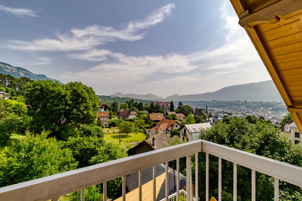 Appartement à AIX-LES-BAINS