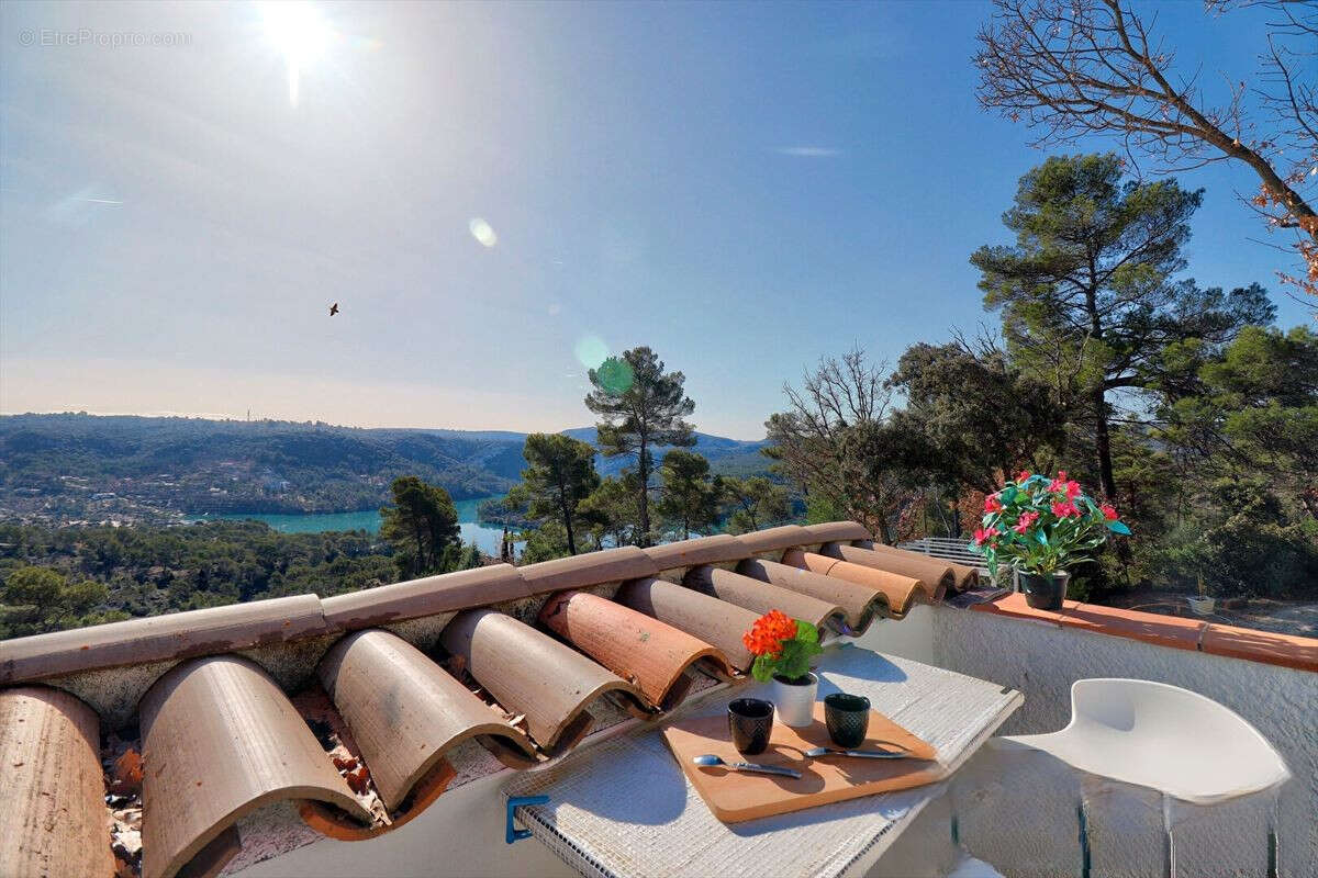 Maison à ESPARRON-DE-VERDON