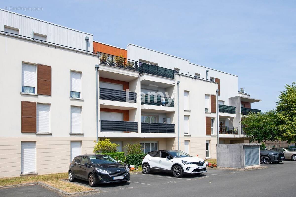 Appartement à SAINT-JEAN-DE-LA-RUELLE