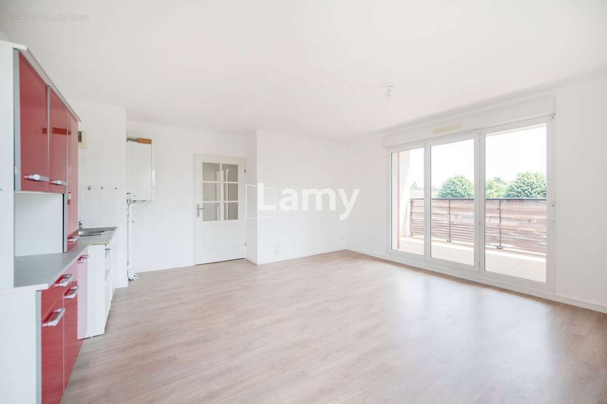 Appartement à SAINT-JEAN-DE-LA-RUELLE