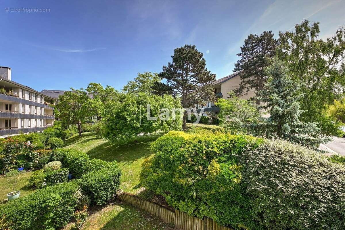 Appartement à LOUVECIENNES