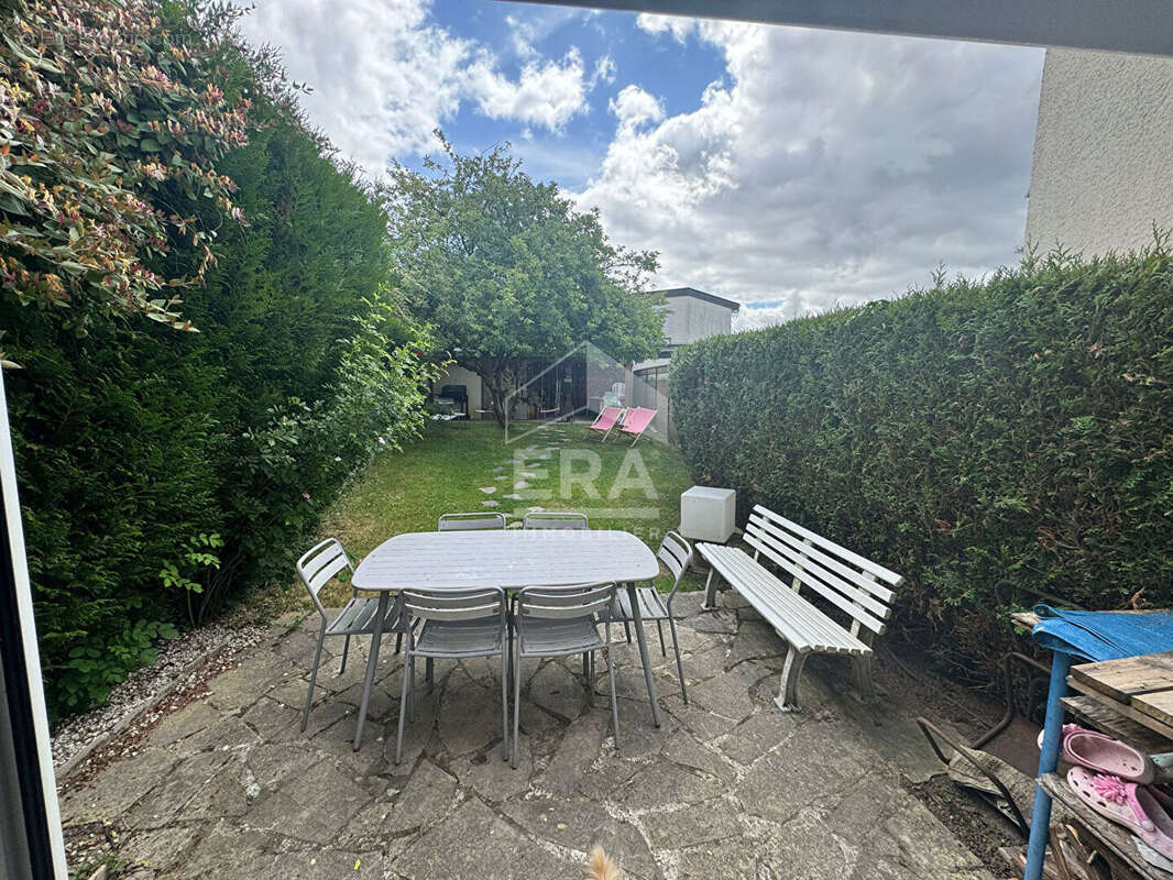 Maison à VILLIERS-LE-BACLE