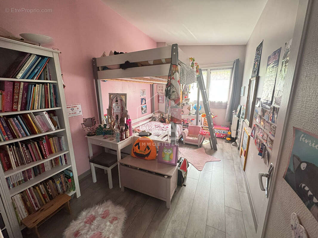 Maison à VILLIERS-LE-BACLE