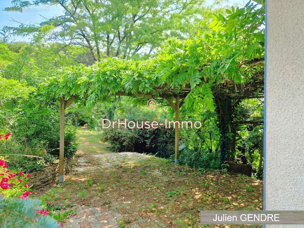 Maison à CHEF-BOUTONNE