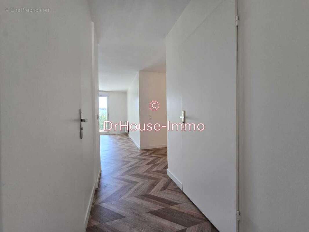 Appartement à CORBEIL-ESSONNES