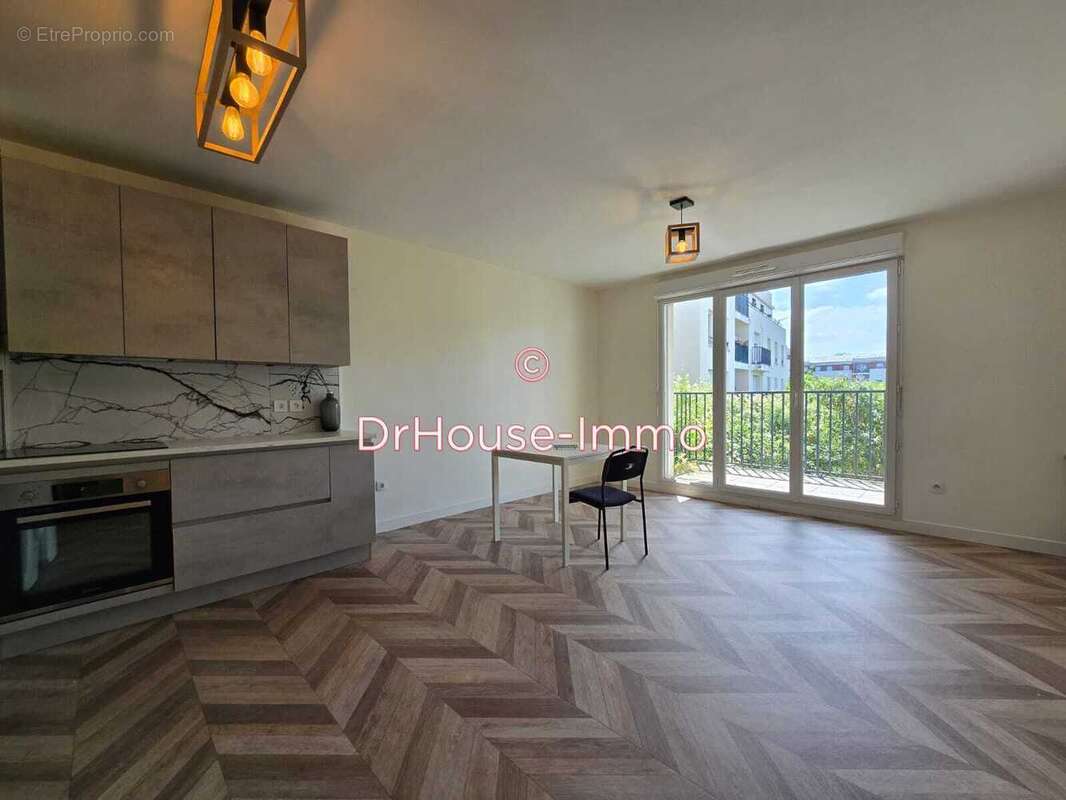 Appartement à CORBEIL-ESSONNES