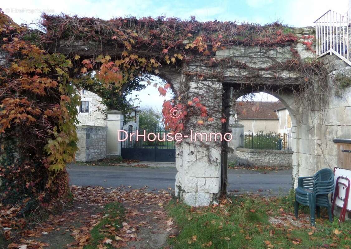 Appartement à CROUZILLES