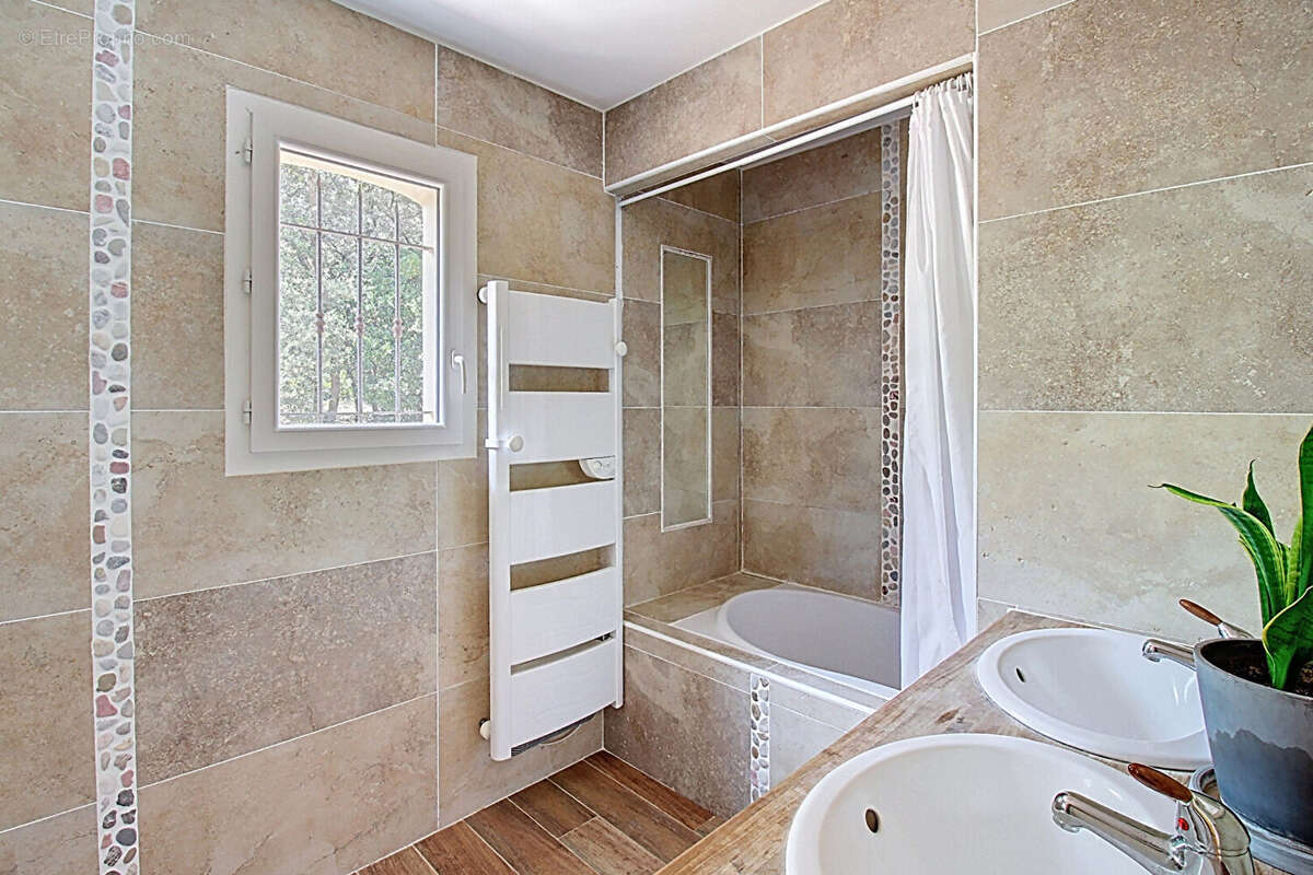 Maison à DRAGUIGNAN