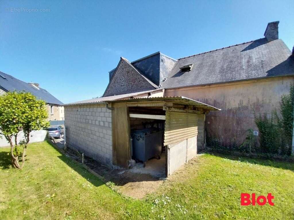 Terrain à MINIAC-MORVAN