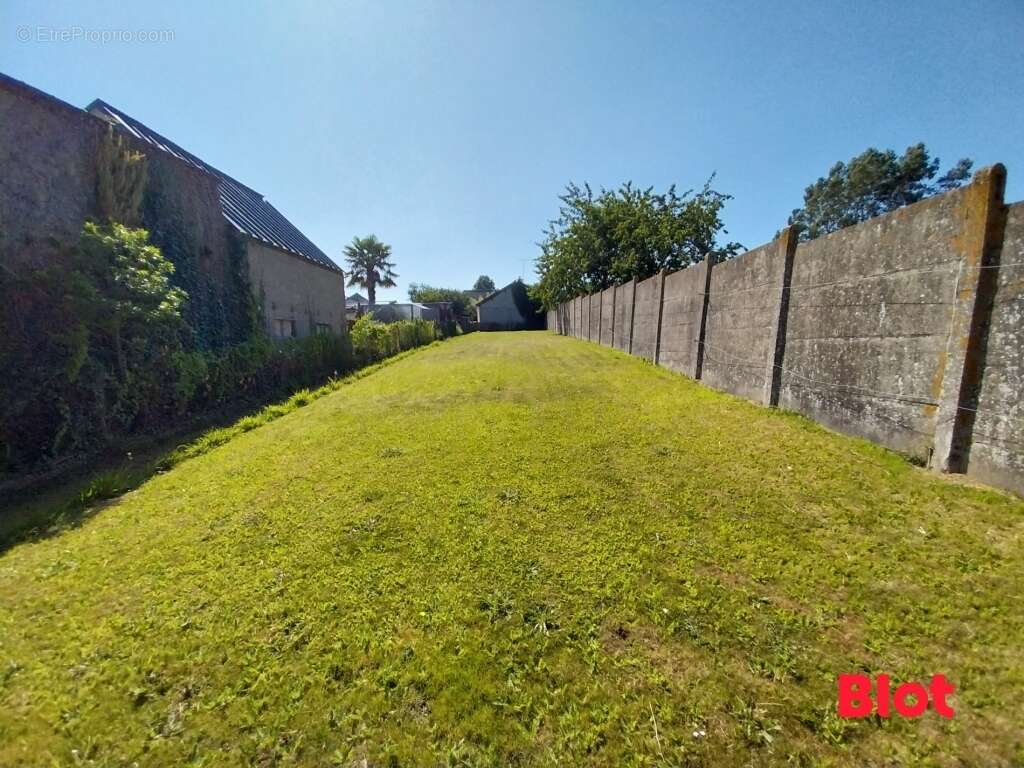 Terrain à MINIAC-MORVAN