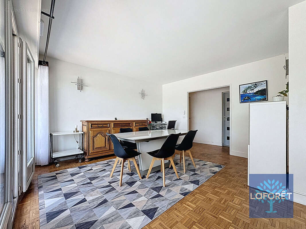 Appartement à CHILLY-MAZARIN