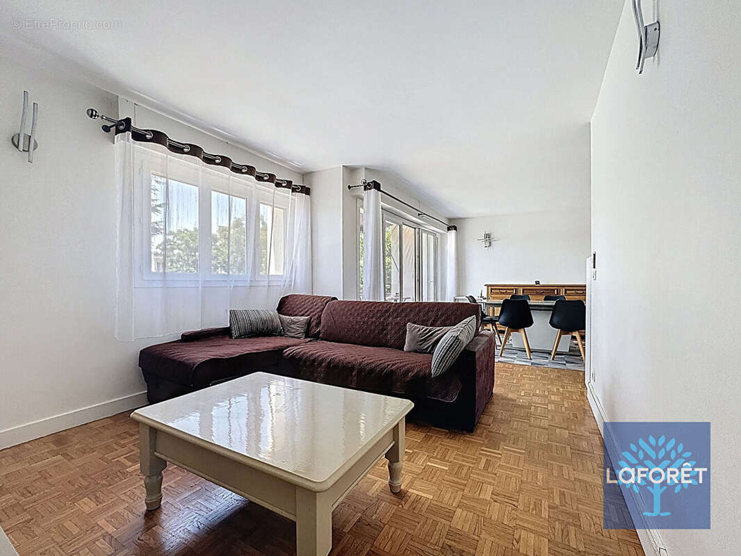 Appartement à CHILLY-MAZARIN