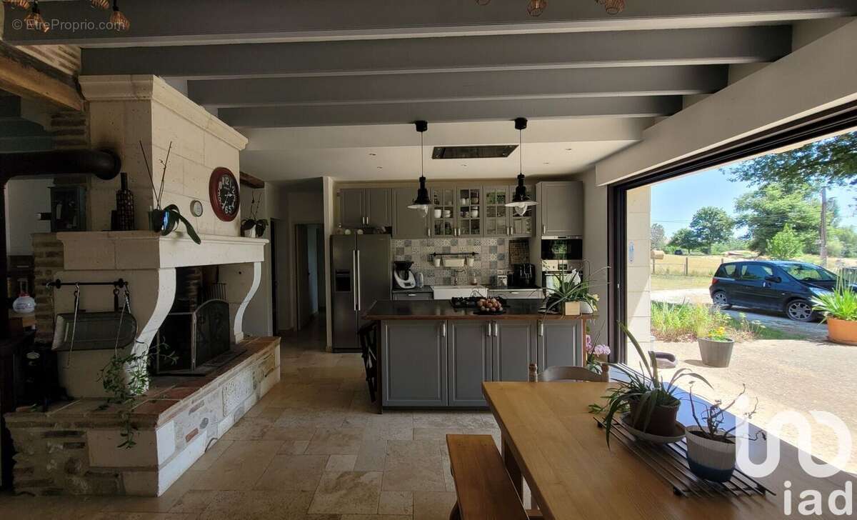 Photo 4 - Maison à LA ROCHE-CHALAIS