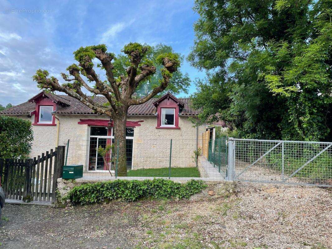 Maison à SAINT-ASTIER