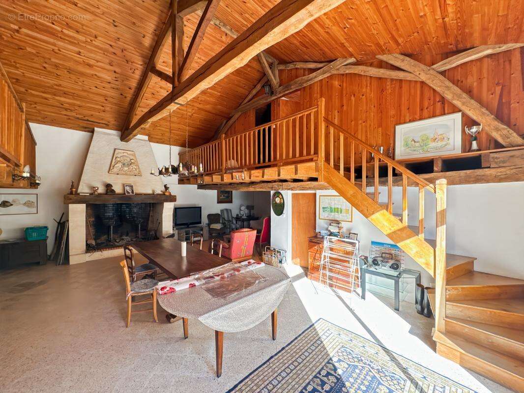 Maison à SAINT-ASTIER