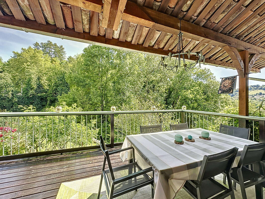 Maison à SAINT-GEOIRE-EN-VALDAINE