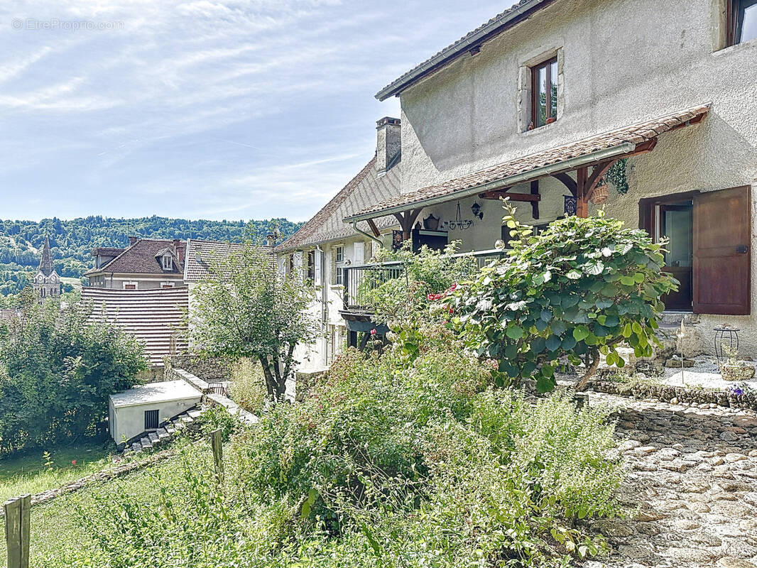 Maison à SAINT-GEOIRE-EN-VALDAINE